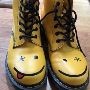 Rare Dr. Martens Hincky 8 Eye Boot-Size 9